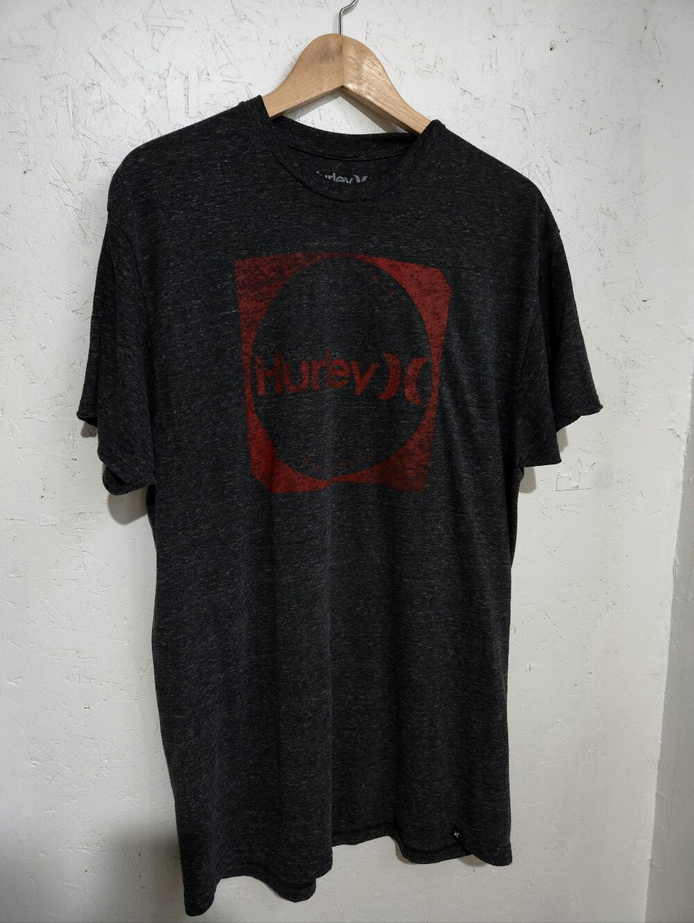 Hurley Dark Charcoal Short Sleeve Tee with Red Graphic